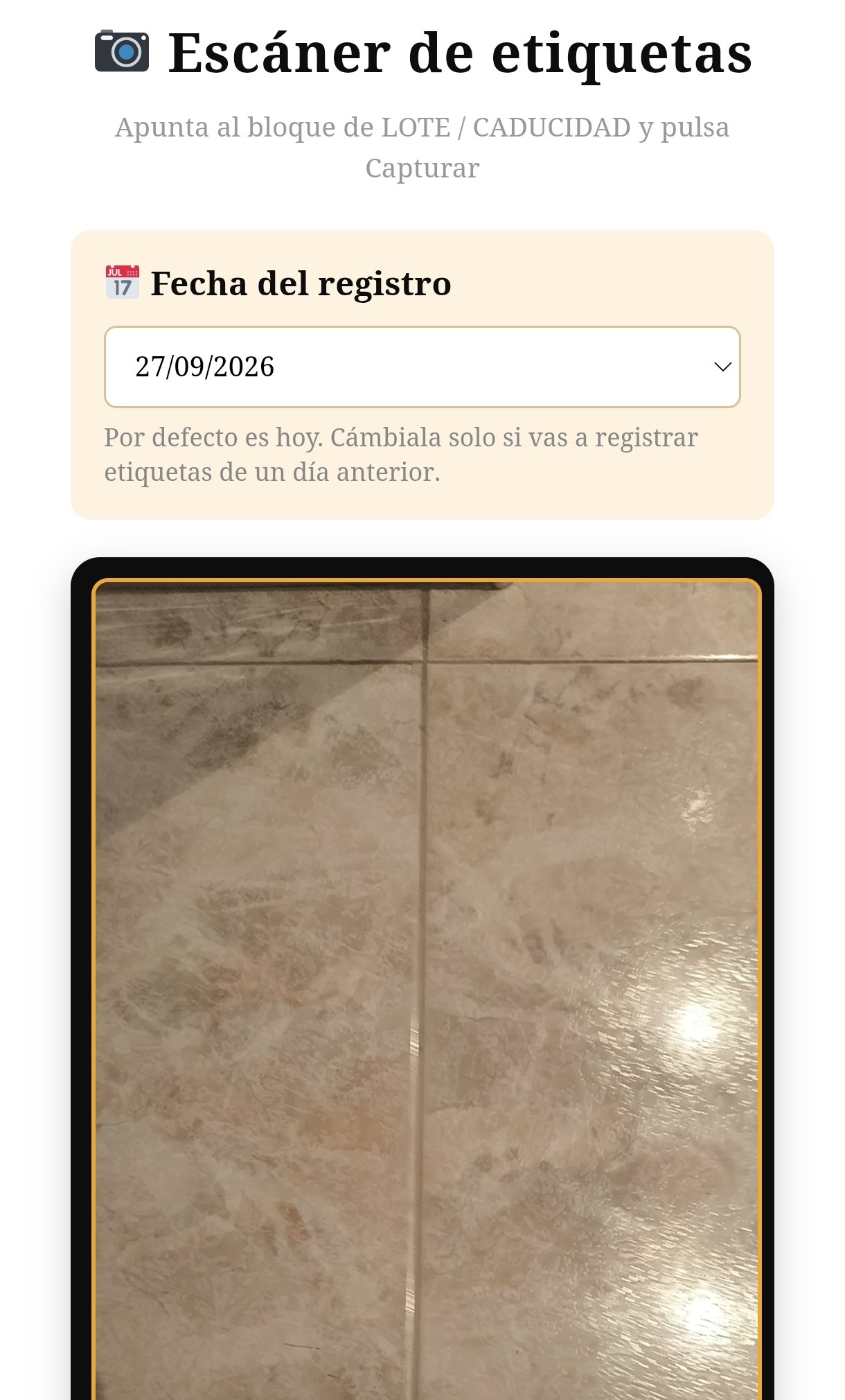 Panel de Cárnicas Diletta escaneando la etiqueta de un producto con la cámara del móvil
